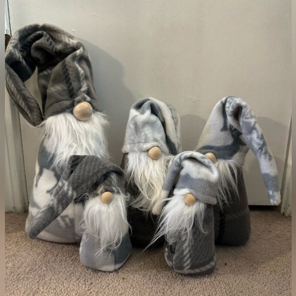 Handmade gnome family - Picture 1 of 9